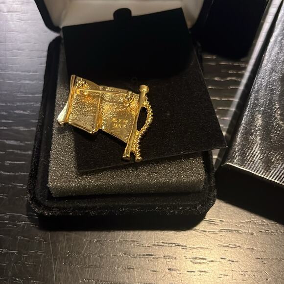 NWOT Franklin Mint Swarovski USA Flag Pin Brooch Gold Vintage - Picture 2 of 2